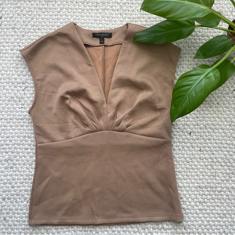 Banana Republic Factory Sleeveless V-Neck Top Taupe Size S